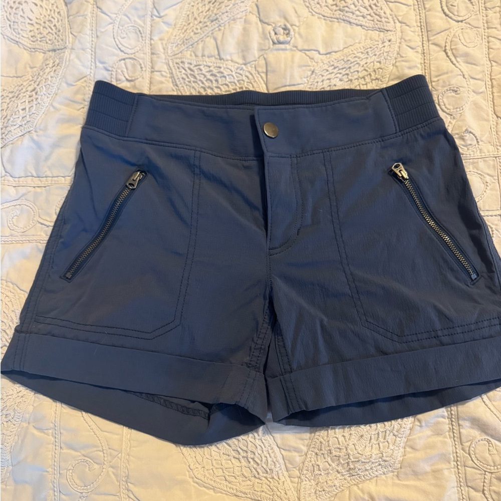 Athleta women’s short, size 4, great short, gently used